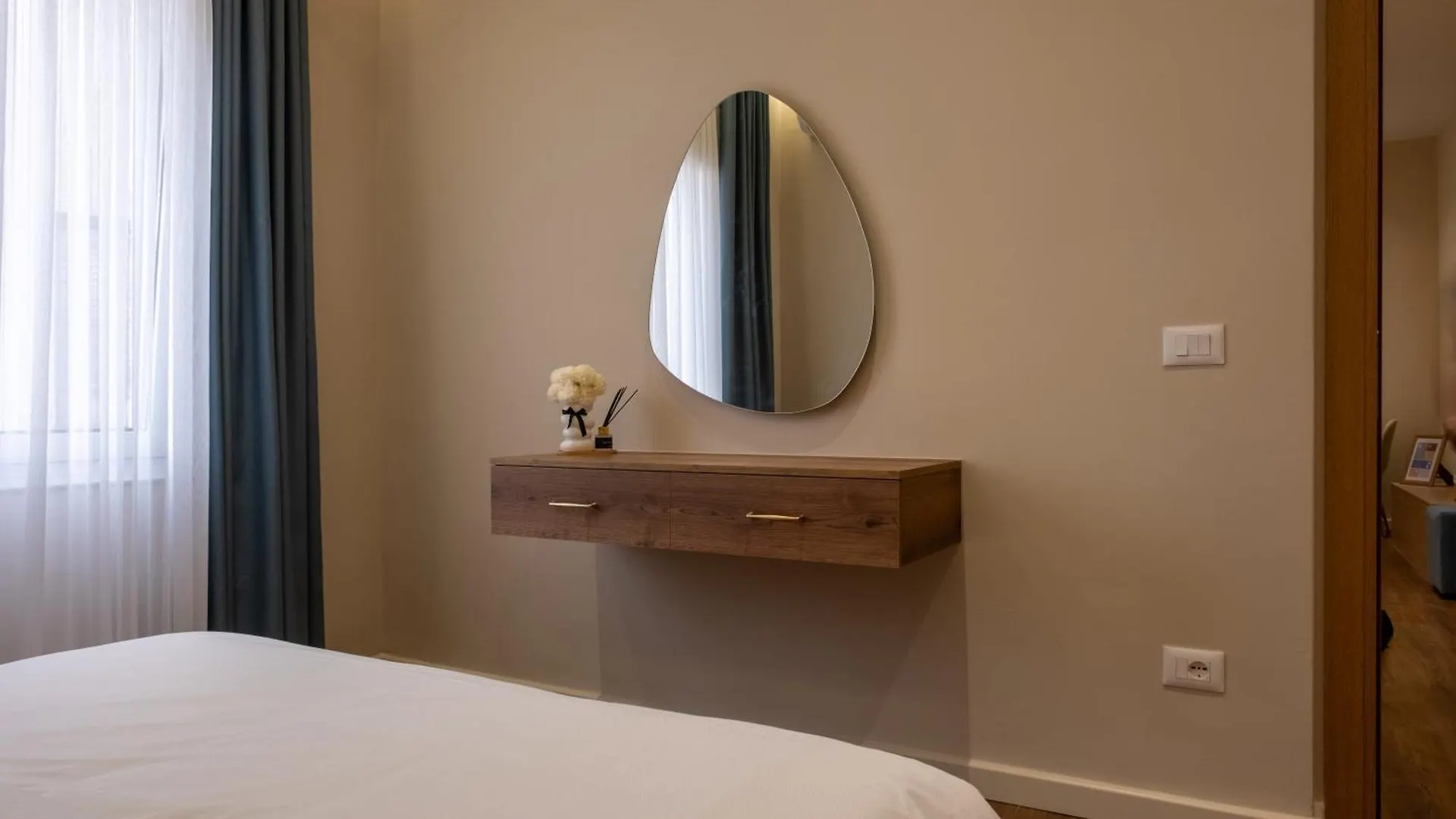 Nolan Apartment Dıraç